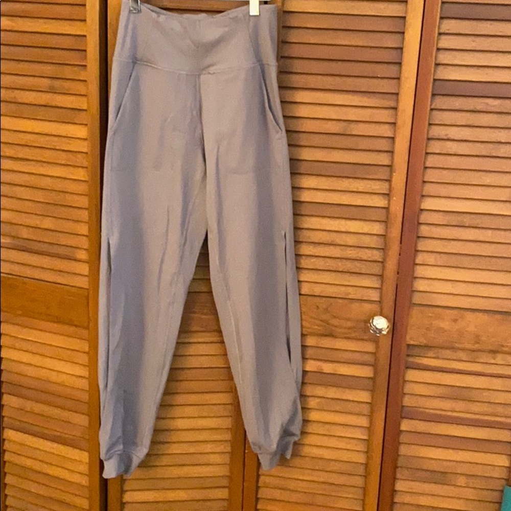 Lululemon align jogger with side vent